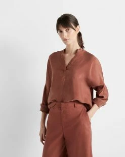 Brand new 🎁 Club Monaco 👩 Women Shirred Popover Top Cinnamon ✨