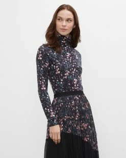 Buy ⭐ Club Monaco 👩 Women Julie Floral Turtleneck Floral Mul 🔔