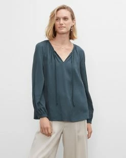 Discount ⭐ Club Monaco 👩 Women Tie Neck Swing Top Green 🎁