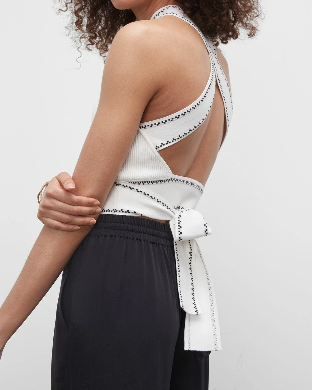 Best deal ๐ Club Monaco ๐ฉ Women Raeni Knit Tank White W/ Black ๐ - Image 4