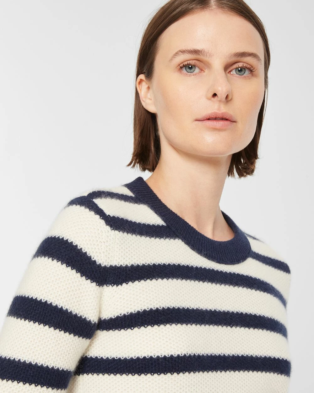 Best Sale ๐ฅฐ Club Monaco ๐ฉ Women Striped Cashmere Honeycomb Crew Navy Stripe ๐ - Image 3