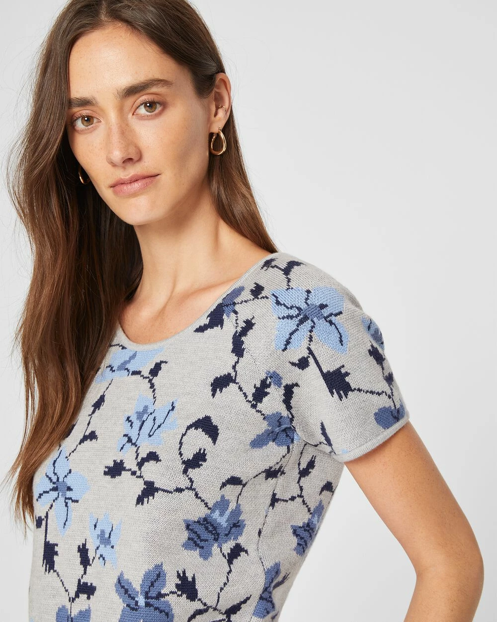 Brand new ๐ Club Monaco ๐ฉ Women Floral Jacquard Tee Grey Multi ๐ - Image 3