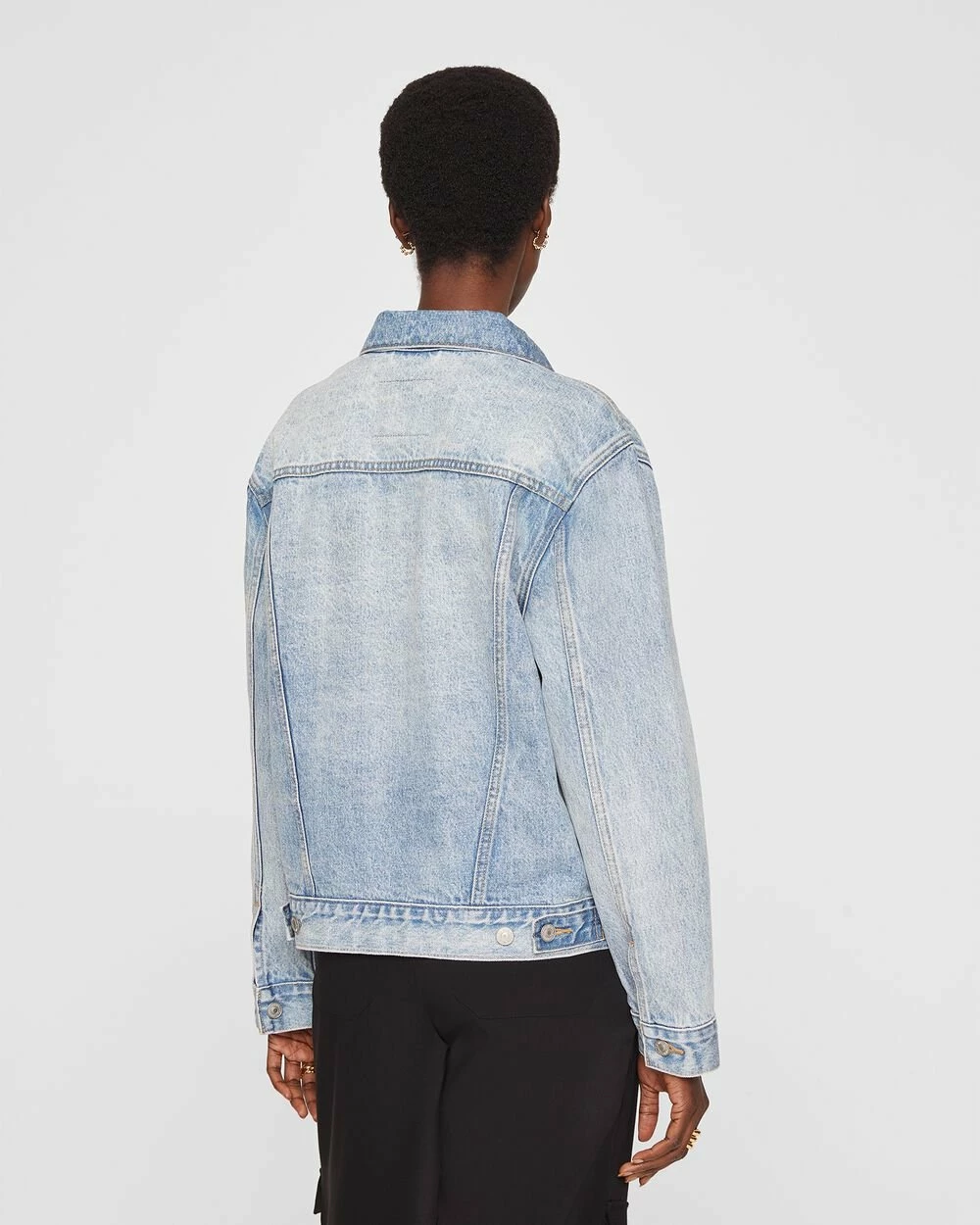 Hot Sale ๐ฅฐ Club Monaco ๐ฉ Women Leviโsยฎ Ex-Boyfriend Trucker Jacket For Real ๐งจ - Image 2