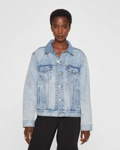 Hot Sale 🥰 Club Monaco 👩 Women Levi’s® Ex-Boyfriend Trucker Jacket For Real 🧨